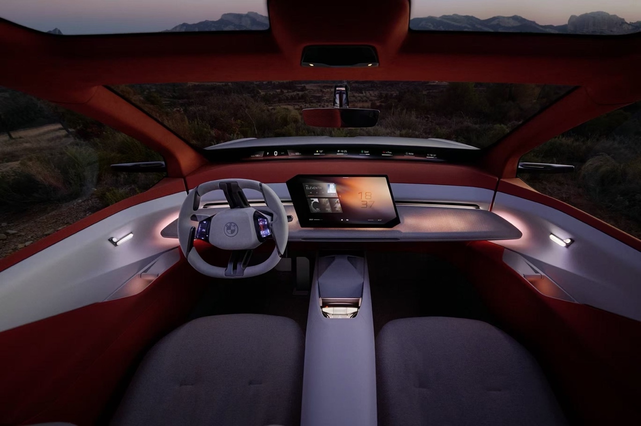 智能人機交互新物種  BMW首創全景iDrive即將在2025 CES 首發