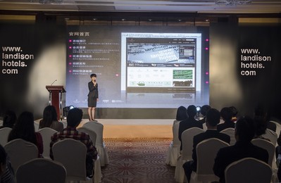 4月18日官網上線新聞發布會現場雷迪森旅業集團CRS項目負責人徐霜女士介紹官網架構及功能