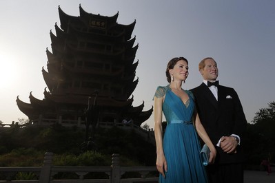 七夕當天，英國皇室夫婦出現在武漢地標性景點黃鶴樓，原來是武漢杜莎夫人蠟像館為市民準備的情人節驚喜。