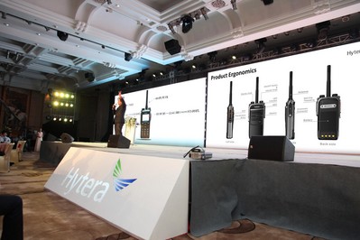 海能達高級副總裁發布國內首款超薄數字集群商用對講機